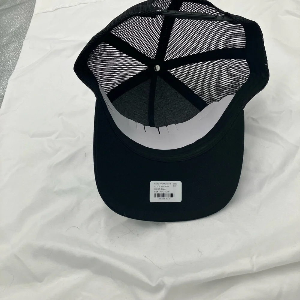 NEW WITH TAG TRAVIS MATTHEW SNAPBACK HAT IN BLACK WITH BLUE AND WHITE WRITING - Picture 3 of 4